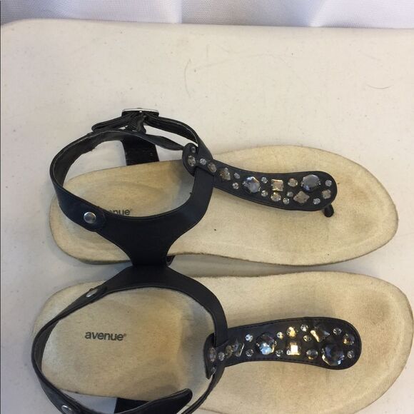 Avenue “Sarah” black thong sandals size 9 wide - Picture 2 of 7